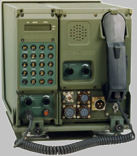 Radio Equipment, Old Technology, Retro Gadgets, Control Panels, Amateur Radio, Military Gear, Mechanical Design, Military Equipment, Prop Design