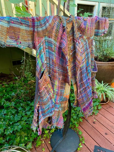 Handwoven Clothing, Woven Clothes, Pin Loom, Saori Weaving, Rigid Heddle Loom, Weaving Loom Projects, Making Clothing, Heddle Loom, Weaving Designs