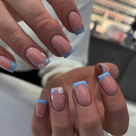 Pink Tip Nails, Holiday Acrylic Nails, Milky Nails, Acrylic Nails Ideas, Blue Acrylic Nails, Simple Gel Nails, Summery Nails, Summer Nail Designs, Girly Acrylic Nails