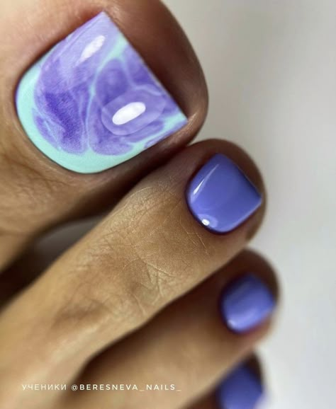 Best Summer Pedicure Colors, Natural Pedicure Ideas, Summer Manicure Colors, Natural Pedicure, Summer Manicure Ideas, Pedicure Trends, Purple Toe Nails, Summer Pedicure Colors, Blue Toe Nails