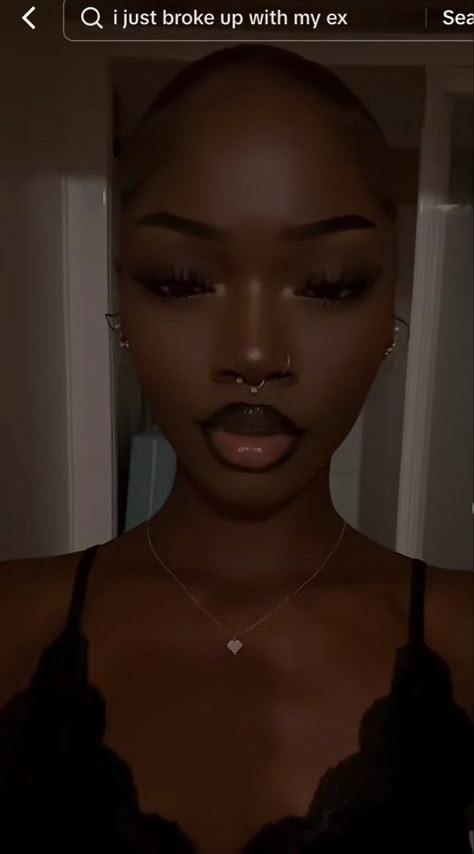 Prom Makeup 90s, Black Lip Liner Makeup, Brow Lip Combo, Dark Skin Lips, Highlighter Black Women, Lip Liner Combos For Black Women, Different Aesthetic Makeup Looks, Basic Prom Makeup Natural, Dark Brown Eye Makeup Pop