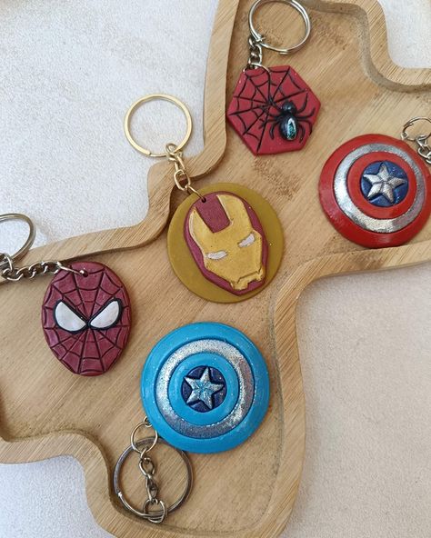 If the superheroes of Marvel and DC universe were to battle each other then what do you think the outcome would be. Would there be a winner or would it be a draw.? #marvelfan #dcfandome #marvelcomics #marvelkeychain #superheroes #clayoskopy Clay Avengers, Marvel Polymer Clay, Marvel Clay Ideas, Clay Stuff, Cute Clay, Marvel Fan, Anime Scenery Wallpaper, Marvel And Dc, Scenery Wallpaper