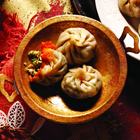 Tibetan momo dumplings - vegan - Includes a recipe to make your own homemade dumpling wrappers. Momo Sauce Recipe, Momo Dumplings, Homemade Dumplings Recipe, Best Tofu Recipes, Tibetan Food, Dumpling Recipes, Nepali Food, Spicy Dipping Sauce, Tibetan Culture