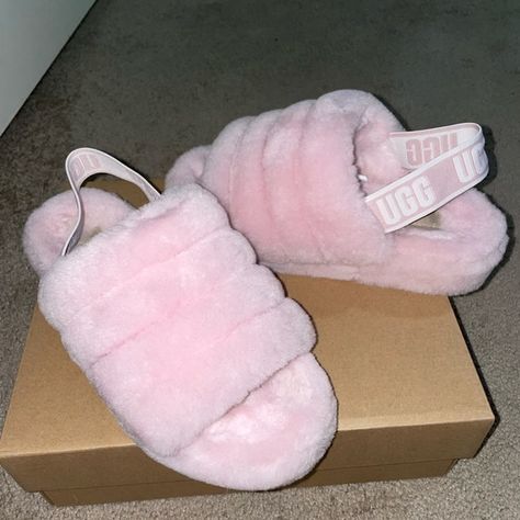 Ugg Slides Pink (Size 7) Ugg Fluff Yeah Slides Pink, Pink Ugg Sandals, Ugg Slippers Slides, Cute Pink Slippers, Light Pink Ugg Slippers, Cute Shoes Uggs, Pink Slippers Aesthetic, Pink Ugg Slides Outfit, Ugg Slippers Pink