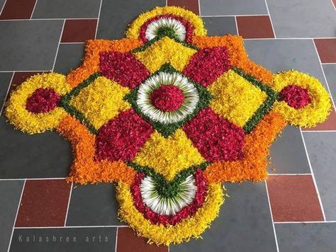 Rangoli Made From Flowers, Flower Decorations Rangoli, Athakalam Design, Floral Rangoli Designs Flower Diwali, Diwali Flower Rangoli Designs Simple, Ganpati Flower Rangoli, Diwali Flowers Rangoli, Rangoli Ideas With Flowers, Flower Diwali Rangoli