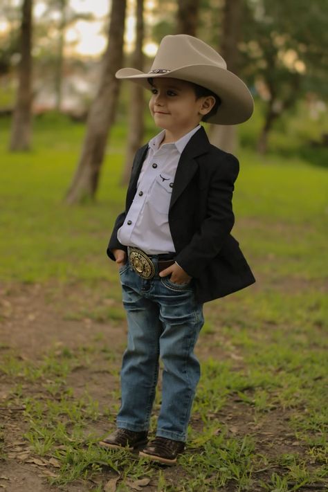 Jeans And Cowboy Boots Outfit, Fall Family Pictures, Fall Family, Blazer Outfits, Boots Outfit, New Life, Cowboy Boots, Cowboy, Baby Boy