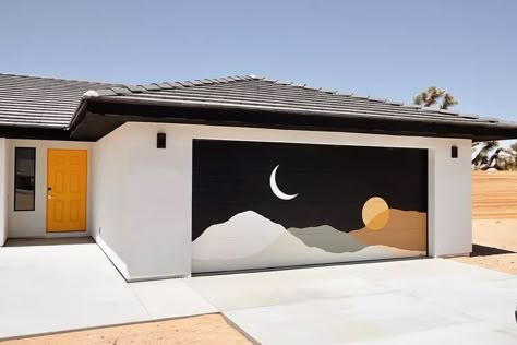 Painted Garage Door, Garage Door Art, Door Paint Ideas, Garage Makeover Ideas, Brown Garage Door, Black Home Exterior, Garage Mural, Painted Garage, White Garage Doors