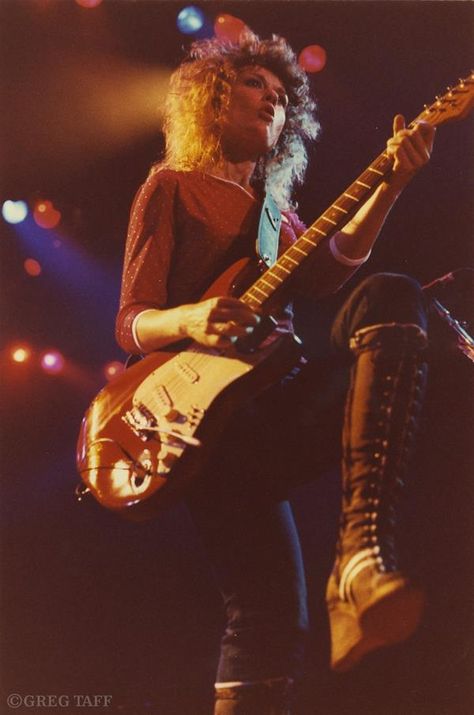 Nancy Wilson,Epic!!!! Linen Perfume, Nancy Wilson Heart, Ann And Nancy Wilson, Wilson Sisters, Ann Wilson, Nancy Wilson, The Cramps, Heart Band, Women Of Rock