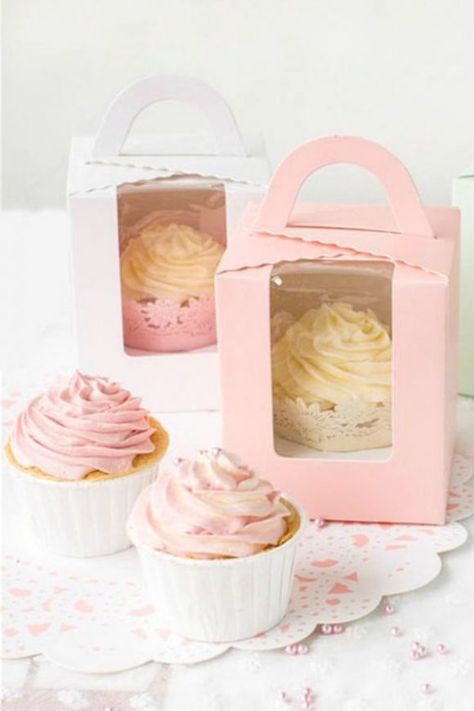 Instead of a birthday cake, serve your guest's individual cupcakes in boxes. See more party ideas and share yours at CatchMyParty.com #catchmyparty #partyideas Single Cupcake Boxes, Cupcake Accessories, Wedding Party Gift Bags, Paper Cake Box, Cupcake Packaging, Cupcake Container, Outdoor Party Ideas, White Cupcakes, Wedding Candy Boxes