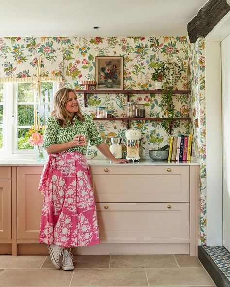 Sophie Robinson / Interior Designer (@sophierobinsoninteriors) • Instagram photos and videos Anthro Living, Pastel Eclectic, Boutique Wallpaper, Harlequin Fabrics, Sophie Robinson, Pearl Wallpaper, Wall Cupboards, Woodland Floral, Harlequin Wallpaper