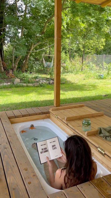 Instagram Backyard Scandinavian Spa, Portable Spa Ideas Backyards, Woodfire Hot Tub, In Ground Tub, Outdoor Tub Ideas Backyard, Backyard Sauna Ideas Landscaping, Backyard Onsen, Greenhouse With Hot Tub, Sauna Hot Tub Combo Outdoor