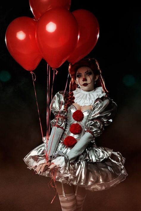 Pennywise Halloween Costume, Clown Creepy, It Cosplay, Terrifier 2, Clown Balloons, Clown Halloween Costumes, Art The Clown, Holloween Costume, Mask Costume