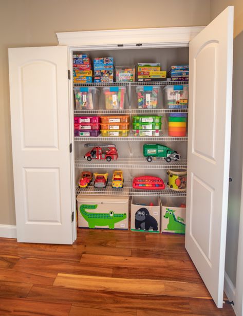 Storage Playroom Ideas, Kids Playroom Organization Storage, Playroom Organization Storage, Boy Toy Organization, Kids Playroom Organization, Toy Closet Organization, Organize Toddler Toys, Modern Kids Playroom, Toddler Closet Organization