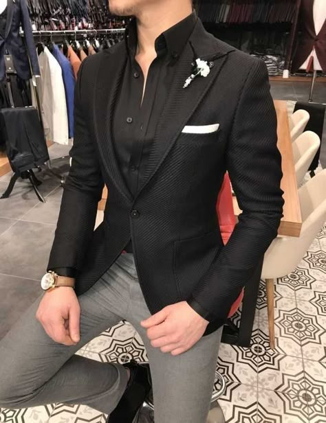 Wedding Suits Men Black, Blazer Outfits Men, Slim Fit Suit Men, A Man In A Suit, Man In A Suit, Formal Men Outfit, Slim Fit Blazer, Mens Fashion Blazer, Formal Mens Fashion