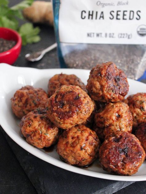 Chia Seed Pork Meatballs with Spicy Ginger-Soy Glaze. These flavorful meatballs use chia seeds as a binder! #glutenfree #paleo #eggfree Burger Meatballs, Recipes Meatballs, Soy Glaze, Unique Appetizers, Honey Pork, Chia Recipe, Chia Seed Recipes, Top Chicken Recipes, Pork Meatballs