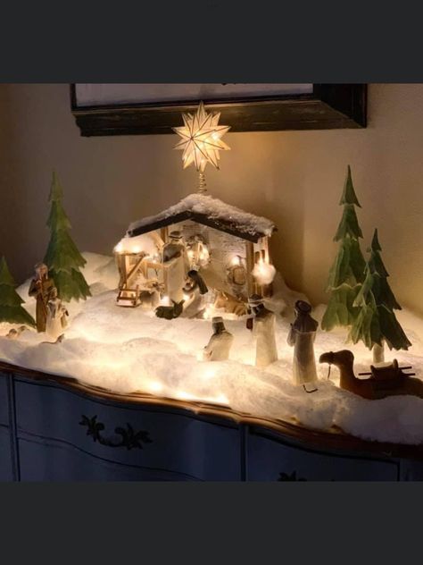 Christmas Creche Nativity, Betlehem Christmas Decoration, Crib Christmas Diy, Christmas Crib On Table, How To Decorate A Manger Scene, Crib Set For Christmas, How To Display Nativity Scene Christmas Decor, Crib For Christmas Decorating Ideas, Easy Christmas Crib Ideas