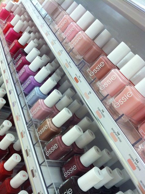 Good Nail Polish Brands, Nail Polish Aesthetic, Mail Polish, Essie Nail Polish Colors, Nail Paint Shades, Essie Nail Colors, Hello Nails, Nail Polish Brands, Classy Acrylic Nails