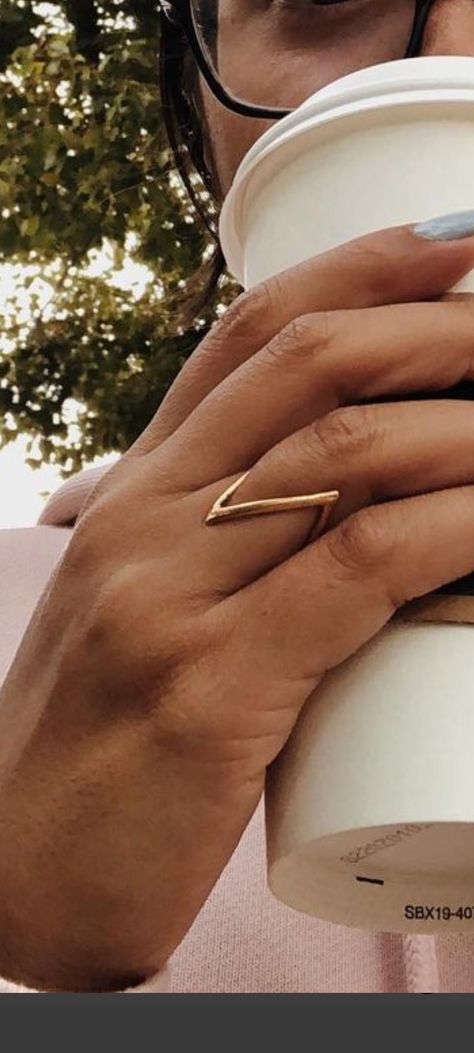 Simple Finger Rings For Women, Prajakta Koli Ring Design, Prajakta Koli V Shaped Ring, Mostlysane Ring, Plain Gold Ring Design For Women Unique, Vanki Designs Jewellery Ring, Vanki Ring Gold, Vanki Ring Gold Plain, Gold Vanki Ring Designs