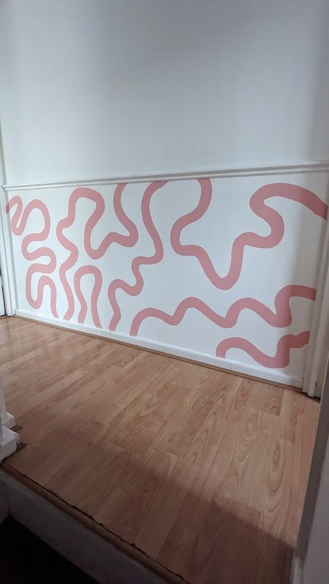 Squiggly Line Wall Art, Squiggly Line Wall Mural, Squiggly Line Wall Paint, Squiggle Line Wall, Squiggle Wall Mural Diy, Wall Squiggle Design, Squiggle Line Wall Paint, Squiggle On Wall, Wavy Line Wall Mural