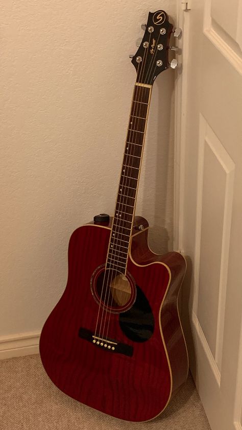 Acoustic Guitar Pretty, Red Acoustic Guitar Aesthetic, Aucostic Guitar Aesthetic, Gutair Acoustic, Aesthetic Red Guitar, Pretty Acoustic Guitars, Guitar Acoustic Aesthetic, Red Guitar Aesthetic, Aesthetic Acoustic Guitar