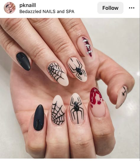 Halloween Nails Neutral, Spidey Nails, Halloween Nail Ideas, Spooky Nails, Halloween Nails Easy, Nagellack Trends, Halloween Press On Nails, Short Fake Nails, Spider Webs