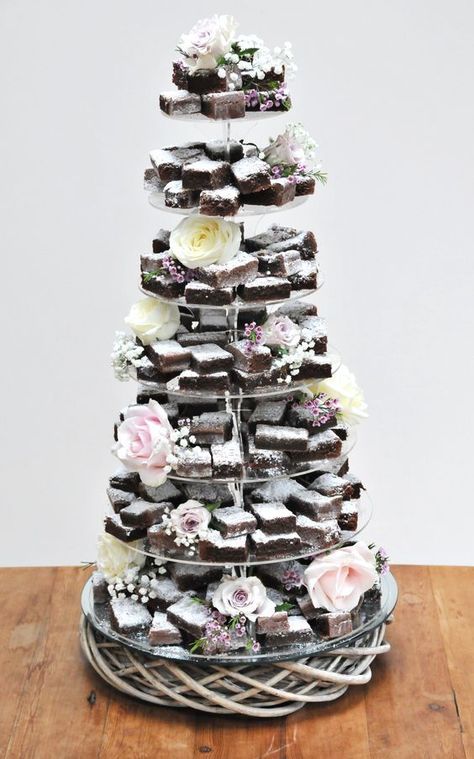 Brownie Tiers, Brownie Cake, wedding cake, wedding cake alternatives, alternative wedding cake trends, 2017 cakes Brownie Wedding, Brownie Wedding Cakes, Wedding Brownies, Alternative Wedding Cakes, Buffet Dessert, Cake Alternatives, Cake Brownie, Cake Tower, Wedding Cake Alternatives