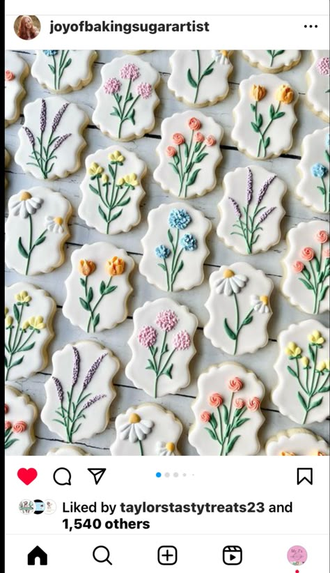 Cookie Flowers, Flowers Cookies, Wildflower Birthday Party, Floral Cookies, Cookies Decorated With Royal Icing, Flower Sugar Cookies, Yummy Sugar Cookies, Sugar Cookie Royal Icing, Bridal Shower Cookies