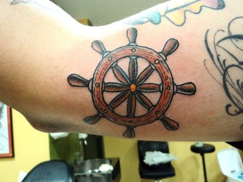 Jesus Cuesta Tattoo - Helm tattoo Helm Tattoo, Traditional American Tattoo, American Tattoos, Compass Tattoo, Traditional Tattoo, Nautical, Jesus, Tattoos, Quick Saves