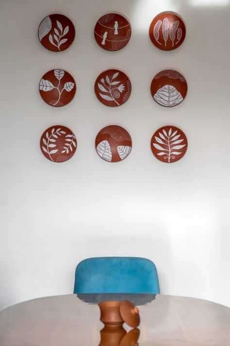 Mashrabiya - Marrying Traditional family values of Togetherness with Architectural Framework | FORM Design Studio - The Architects Diary Ceramic Wall Plates, Ceramic Plates Wall, Plate Wall Art, Terracotta Wall, Plate Wall Decor, Clay Wall Art, Plate Decor, Ceramic Wall Art, Clay Wall