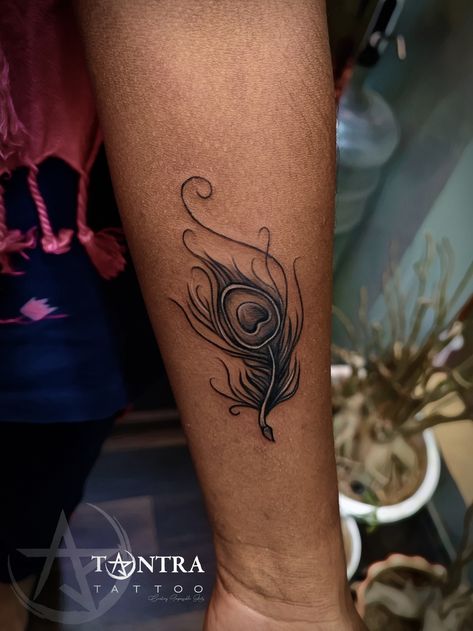 Peacock Feather Tattoo Black And Grey, Peacoke Feather Tattoos, Black Peacock Feather Tattoo, Peacock Feather Tattoo Ideas, Peacock Feather Tattoo Design For Women, More Pankh Tattoo, Peacock Tattoo Feather, Peacock Tattoo Black And White, Krishna Feather Tattoo