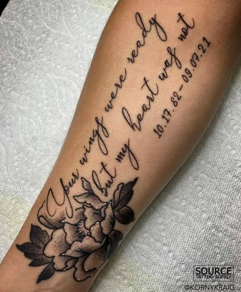 Rip Tattoos For Dad, Cool Summer Nails, Tattoos For Dad Memorial, Memorial Tattoo Quotes, Memorial Tattoo Designs, Grandma Tattoos, Tattoo Writing, Memorial Tattoo Ideas, Rip Tattoo