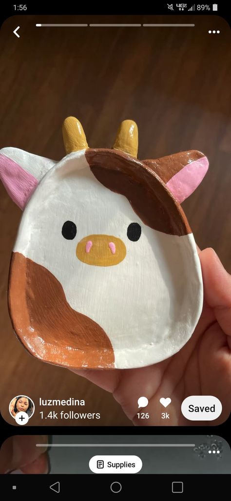 Cute And Easy Pottery Ideas, Pottery Ideas For Beginners Aesthetic, Clay Cow Plate, Animal Clay Bowl Ideas, Easy Clay Bowls, Clay Pot Ideas Aesthetic, Cow Trinket Dish, Cow Pottery Painting Ideas, Cow Pottery Ideas