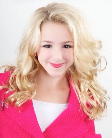 Dance Moms Headshots, Dance Moms Season 3, Dance Moms Chloe Lukasiak, Dance Moms Pics, Dance Mom Rares, Dance Moms Chloe, Blocksburg Outfit Codes￼, Maddie Mackenzie, Moms Life