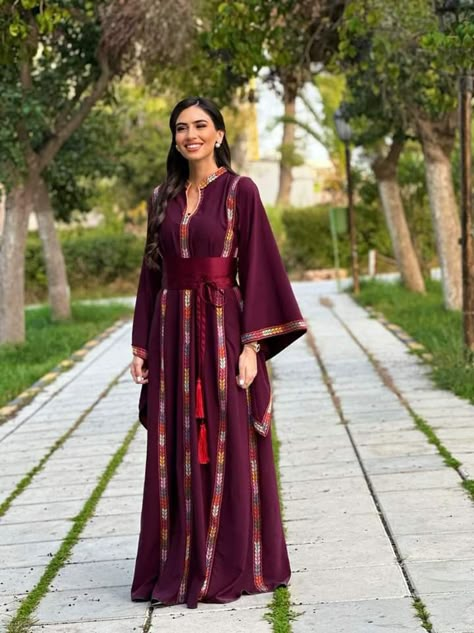 Lebanese Dress, Jordanian Dress, Long Sleeve Bridal Dresses, Indian Bride Outfits, Velvet Dress Designs, Modest Fashion Hijab, Moroccan Fashion, Cotton Outfit, Modest Outfit