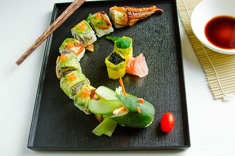 Dragon Roll Recipe, Best Sushi Rolls, Inside Out Sushi, Types Of Sushi Rolls, Healthy Rolls, Different Types Of Sushi, Easy Pasta Recipes Quick, Kinds Of Sushi, Raw Seafood