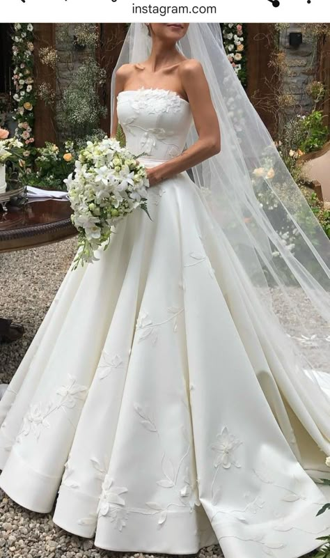 Fairy Tale Wedding Dress, Classy Wedding Dress, Wedding Ideas Dresses, Cute Wedding Dress, Pretty Wedding Dresses, Country Wedding Dresses, White Wedding Dress, Dream Wedding Ideas Dresses, Classy Wedding