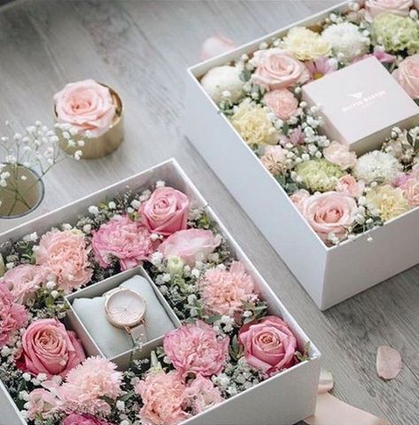 Flower Bouquet Box Gifts - DIY Cuteness Flower Bouquet Boxes, Bouquet Box, Wedding Gift Pack, Wedding Gifts Packaging, Wedding Gift Wrapping, Flower Box Gift, Valentines Flowers, Wedding Gift Boxes, Kraf Diy