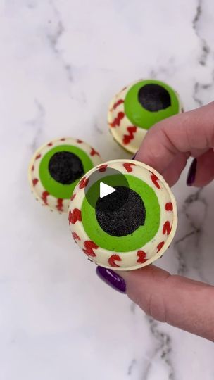 4M views · 42K reactions | 👁️ EYE SEE YOU 👁️💚👀 Super simple eyeball cupcake tutorial 👀 💚 I used mini cupcakes and a silicone cake pop mold for these💚 Pipe a black buttercream dot into your mold and then add a coloured swirl around it. 💚 Pipe wiggly red lines up the sides of the mold💚 FREEZE 🥶 for 15 minutes💚 Add white buttercream into the mold followed by your mini cupcakes.💚 FREEZE 🥶 again for 15 minutes.💚 Push them out of the mold and VOILÀ #cupcakes #mini #halloweenbaking #spookyseason #eyeball #cakedbyrach #cakeart #cupcakedecorating | Caked By Rach | The Kid LAROI · BABY I'M BACK Eyeball Cupcakes, Eyeball Cake Pops, Eyeball Cake, Black Buttercream, Halloween Appetizers Easy, Rachel Lindsay, Cupcake Tutorial, Cake Pop Molds, White Buttercream