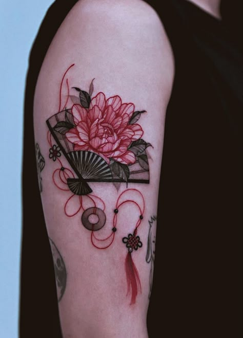 Japanese Fan Tattoo, Japanese Tattoo Women, Charm Tattoo, Fan Tattoo, Cool Wrist Tattoos, Theme Tattoo, Floral Tattoo Sleeve, Red Ink Tattoos, Tattoos For Black Skin