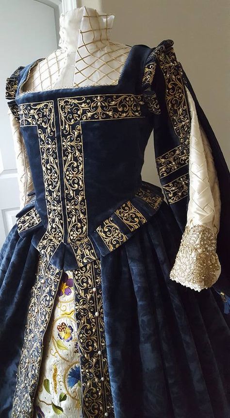 My newest commission!    DesignsFromTime - Etsy 1500s Fashion, Tudor Dress, Tudor Fashion, Costume Designer, Medieval Clothing, Medieval Dress, Halloween Designs, Medieval Fashion, Halloween 2020