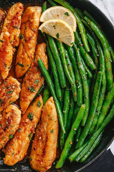 Lemon Garlic Butter Chicken Tenders and Green Beans Skillet - #chicken #greenbeans #recipe #eatwell101 - You'll make this chicken tenders and green beans recipe at least once a week when you realize how much everyone loves it! - #recipe by #eatwell101 String Bean Chicken Recipe, Garlic Butter Chicken Tenders, Green Beans Skillet, String Bean Recipes, Lemon Garlic Butter Chicken, Lean Protein Meals, Chicken Green Beans, Green Beans Recipe, Chicken Tenderloin Recipes