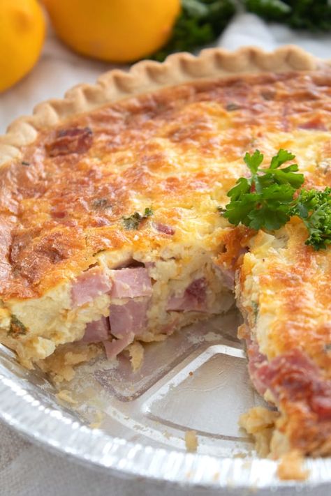 Quiche With Premade Pie Crust, Ham And Potato Quiche, Ham Quiche Recipe, Egg Quiche Recipes, Recipe For Ham, Cheese Quiche Recipe, Quiche Lorraine Recipe, Ham And Cheese Quiche, Breakfast Quiche Recipes