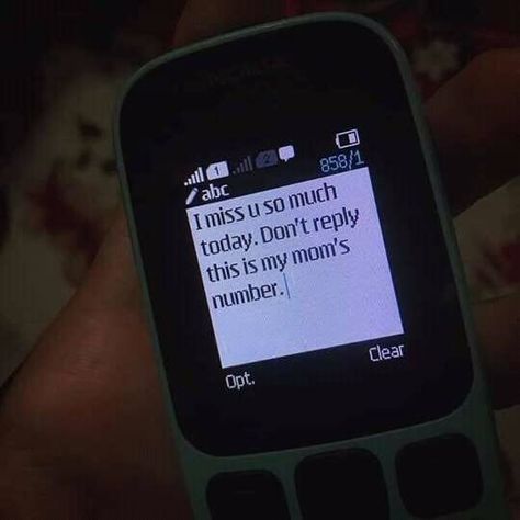 And your mom reading the message that was for YOUR EYES ONLY. 24 Things That Ruined Your Day 15 Years Ago That No One Cares About Now Miss U So Much, Phone Messages, Cute Messages, I Miss U, Daily Funny, Taylor Swift Album, Modern Kids, Text Messages, I Missed