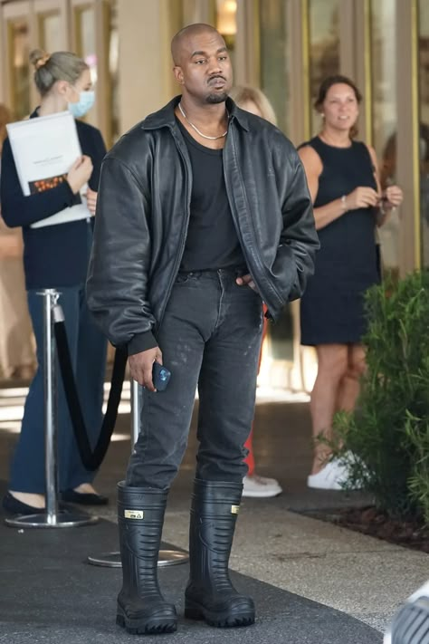 Balenciaga Leather Jacket, Kanye Fashion, Kanye West Outfits, Kanye West Style, Workwear Boots, Yeezy Outfit, Uniform Style, Balenciaga Leather, Best Mens Fashion