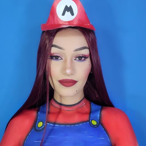 Mario Makeup Halloween, Super Mario Makeup Ideas, Luigi Makeup, Super Mario Makeup, Halloween List, Mario Makeup, Mario Y Luigi, Cool Makeup, Mario Bros.