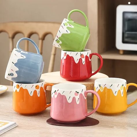 Mug Designs Painted Easy, Pottery Painting Designs Mugs Aesthetic, Cup Designs Painting, Cute Mug Painting Ideas Easy, Mug Painting Designs, Mug Painting Ideas Aesthetic, Cute Ceramic Ideas, Painted Mugs Ideas, Hand Painted Mugs Ideas