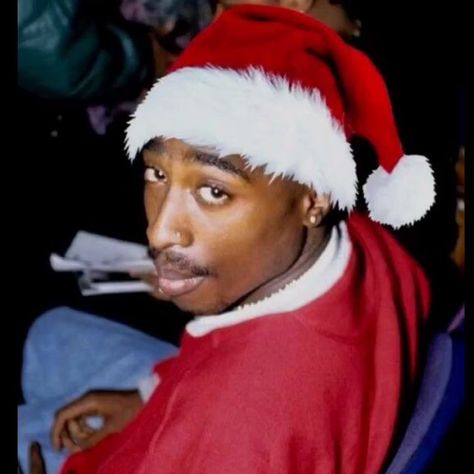 2pac's Only Son 👑🌹💯 on Twitter: "Here's Tupac wishing you and yours a Merry Christmas... Please Don't Drink And Drive! 👑🌹💯 https://t.co/qHUHjdGsQC" / Twitter Tupac Photos, 90s Rappers Aesthetic, Tupac Wallpaper, Rappers Aesthetic, 90s Rappers, Tupac Pictures, Hip Hop Classics, 2 Pac, 90s Rap