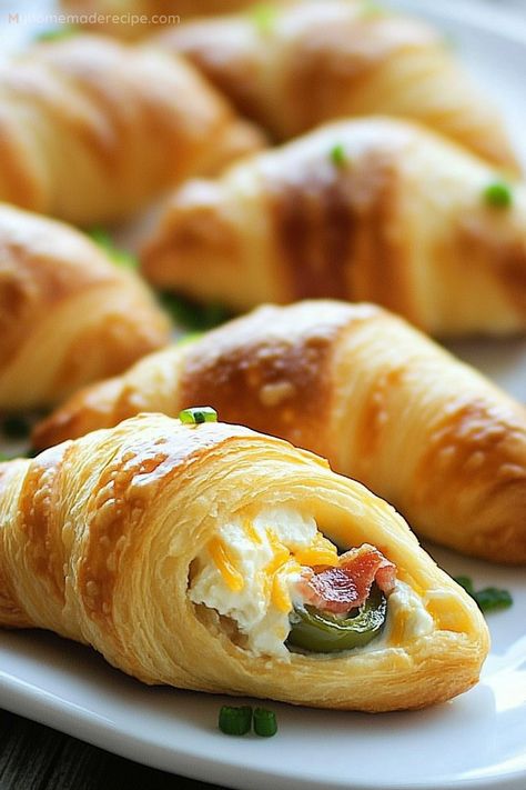 Jalapeño Popper Crescent Rolls Recipe | Cheesy and Spicy Snack - My Home Made Recipe Jalapeño Popper Croissant Rolls, Jalapeno Popper Crescent Ring, Jalapeno Popper Rolls Recipe, Jalepeno Popper Pig In Blanket, Pinwheel Appetizers Crescent Roll Recipe, Jalapeño Popper Crescent Rolls, Snacks With Crescent Rolls, Christmas Crescent Roll Recipes, Appetizer Recipes For Party