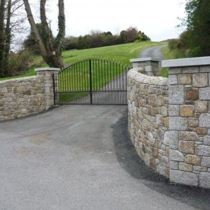 Stone Entrance Walls and Driveways enhance and define your property. Peter Fitzpatrick can add classic beauty to any driveway. We offer a wide variety of entrance styles to suit your desired stone… Stone Entrance, Entrance Gates Driveway, Entrance Walls, Brick Wall Gardens, Building A Stone Wall, Property Gates, Driveway Entrance Landscaping, Stone Driveway, Farm Gate