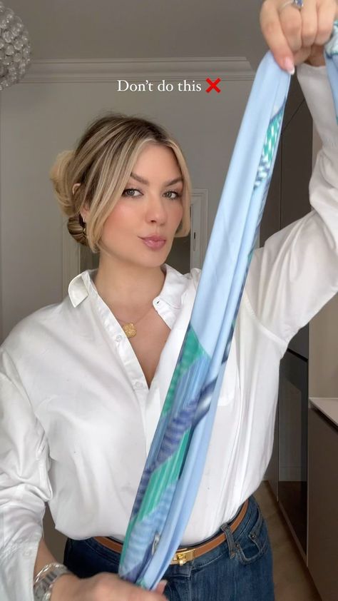 PAULINA KURKA | The perfect silk scarf hack for spring 🌷✨ credits: @samira.sfiii #fashionhacks #fashionhack #scarfhack #scarfhacks | Instagram Samira Sfiii, Diy Silk Scarf, Silk Scarf Outfit, Scarf Wearing Styles, Ways To Tie Scarves, Diy Fashion Scarf, Scarf Knots, Silk Scarf Style, Long Silk Scarf